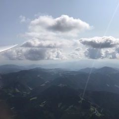 Flugwegposition um 12:55:58: Aufgenommen in der Nähe von Gemeinde Stanz im Mürztal, Österreich in 2021 Meter